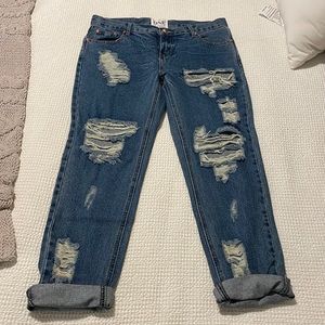 One teaspoon size 29 distressed relaxed leg jeans. Lightly worn a couple times!
